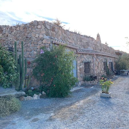 Cuevas El Torriblanco Guest House Gorafe Bagian luar foto
