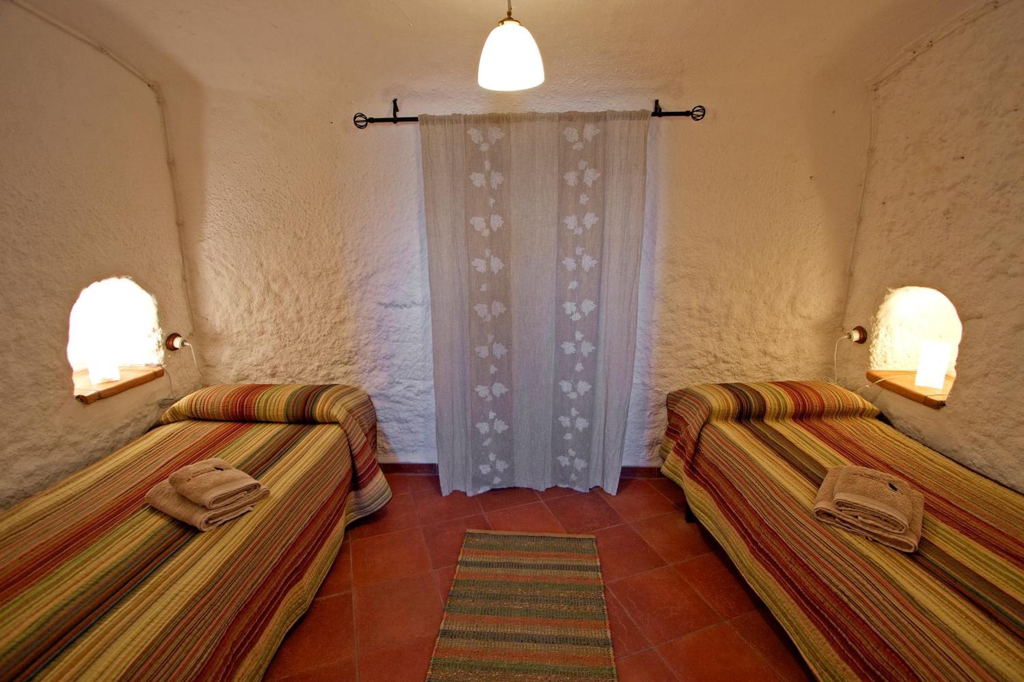 Cuevas El Torriblanco Guest House Gorafe Bagian luar foto
