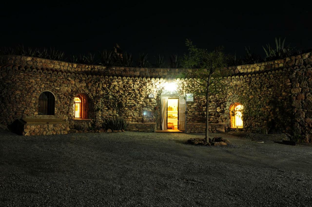Cuevas El Torriblanco Guest House Gorafe Bagian luar foto