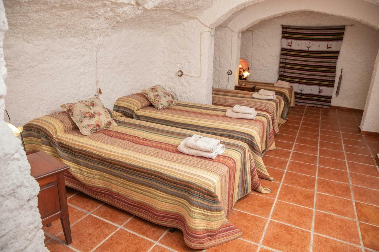 Cuevas El Torriblanco Guest House Gorafe Bagian luar foto